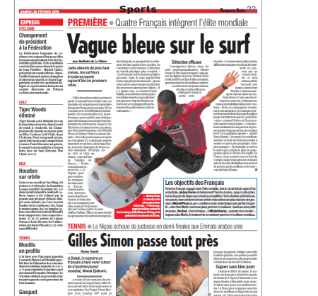 Vague bleue sur le surf