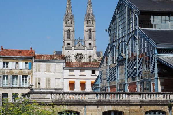 Immobilier 2025 : Niort, La Rochelle, deux villes pour des projets différents